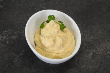 Zeytinyağlı humus atıştırması