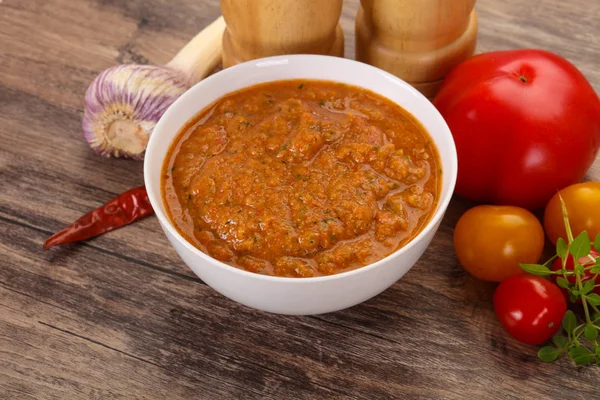 Ünlü Ispanyol Gazpacho domates çorbası — Stok fotoğraf