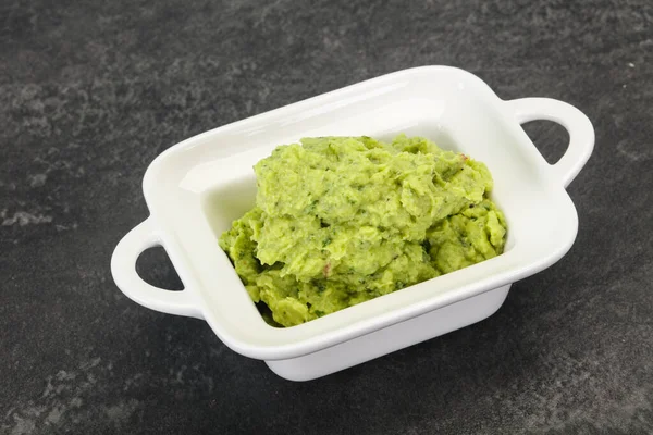 Saus alpukat guacamole dengan cabai — Stok Foto