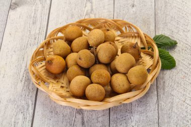 Tropikal meyve sepeti