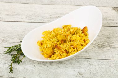 Özbek geleneksel Plov ile hindi