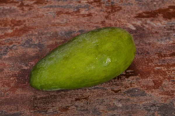 Grön Välsmakande Mango Över Bakgrunden — Stockfoto