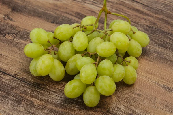 Сладкие Спелые Свежие Зеленые Виноградные Ветви — стоковое фото