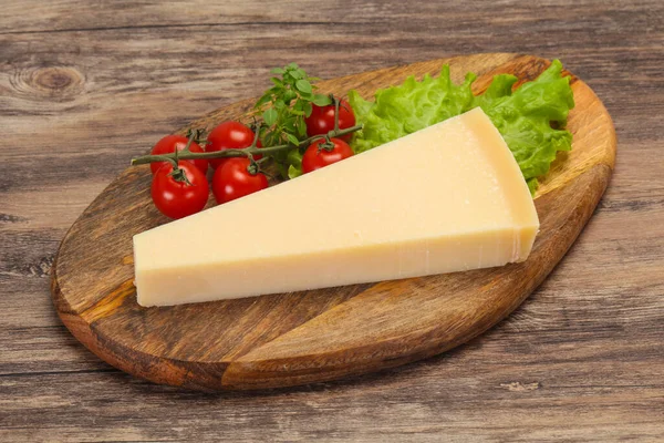 Ensalada Queso Parmesano Tradicional Italiano Triángulo Servido —  Fotos de Stock