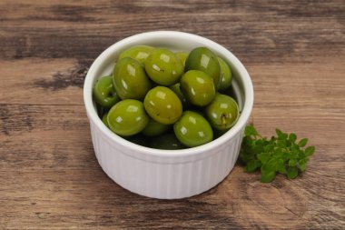 Salamura edilmiş yeşil Campo Kavanozda gerçek zeytin