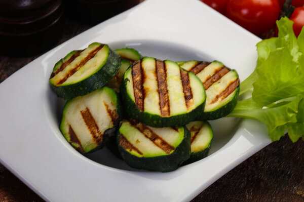 Веганская кухня - жареные молодые цуккини