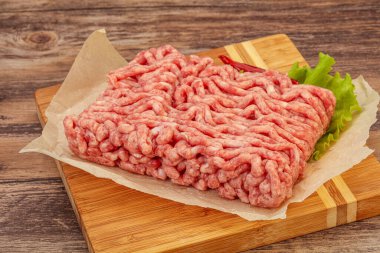 Kıyma - domuz eti ve biftek - pişirmek için.