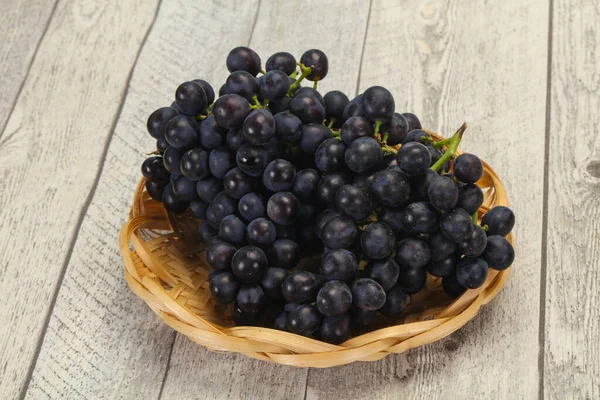 Fresh Ripe Sweet Red Grape Branch — Stock Photo, Image