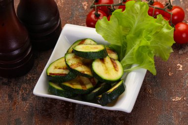 Vejetaryen mutfağı - ızgara taze kabak