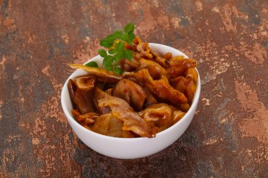 Kasede domuz kulağı var.