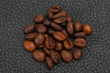Pişirmeye hazır kahve çekirdekleri.