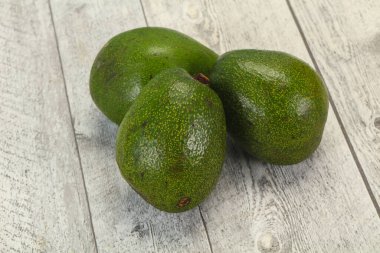 Olgun yeşil avokado - vegan için süper yiyecek