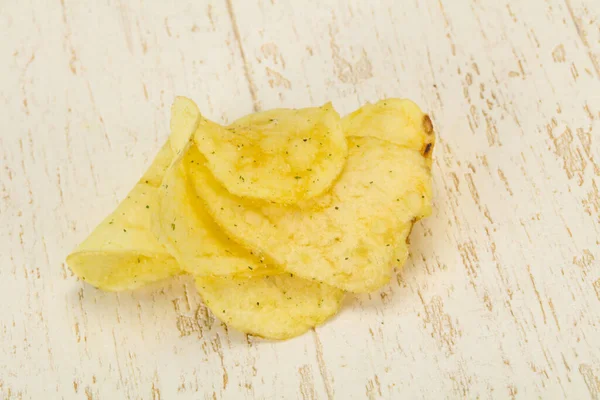 Naturlig Yuong Potatis Saltade Chips Hög — Stockfoto