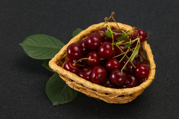 Sweet Ripe Cherry Heap Leaves — Stock Photo, Image