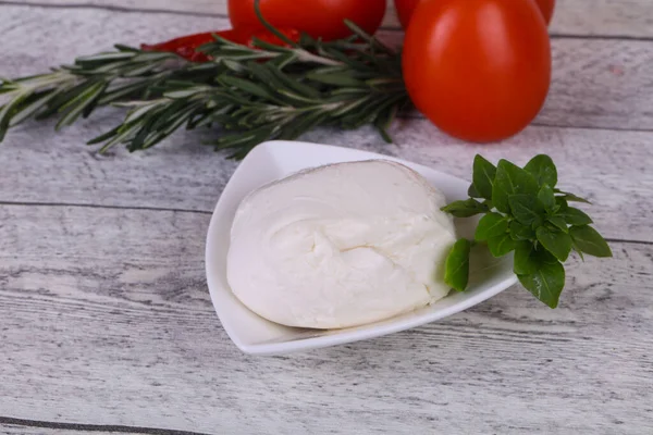 Italiaanse Mozzarella Kaas Bal Geserveerd Basilicum Tomaten — Stockfoto