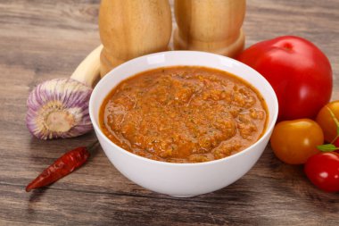 Meşhur İspanyol soğuk domates çorbası.