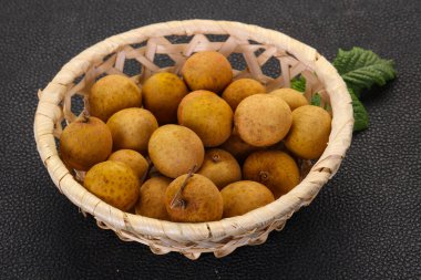 Tropikal meyve sepeti