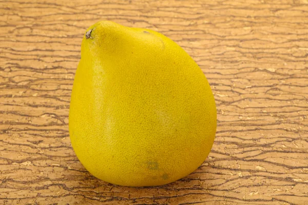 Fruta Pomelo Fresca Madura Sobre Fondo Madera — Foto de Stock