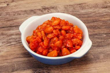 Domates soslu ve biberli fırında böbrek.