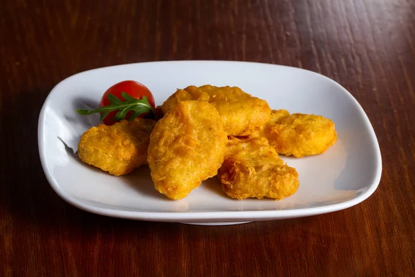 Montón Nuggets Pollo Servido Tomate Cherry — Foto de Stock