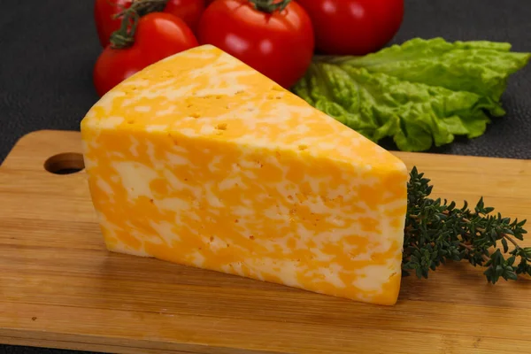 Mramorový Lahodný Sýr Podávaný Tymiánem — Stock fotografie