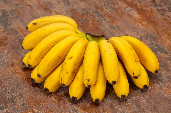 Amarelo Maduro Mini Banana Heap — Fotografia de Stock
