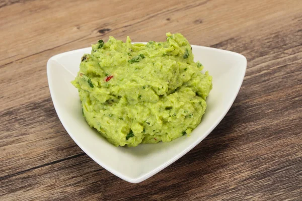 Saus Guacamole Alpukat Pedas Dengan Cabai — Stok Foto