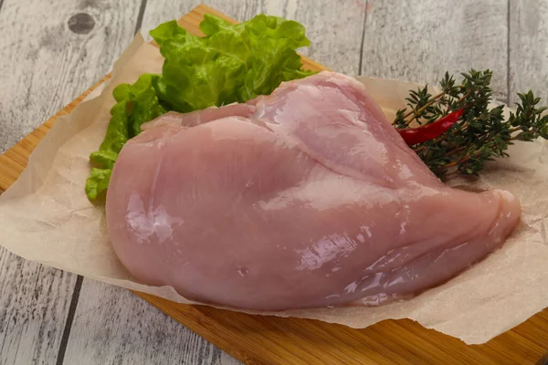 Ωμό Στήθος Κοτόπουλου Έτοιμο Για Μαγείρεμα — Φωτογραφία Αρχείου