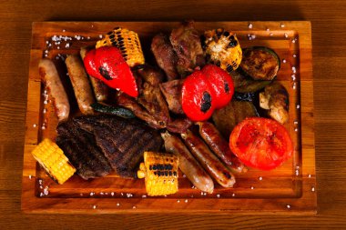 Izgara et karışımı plaka