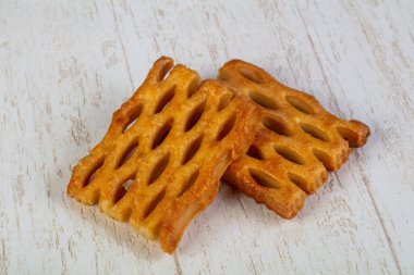 Lezzetli poğaçalı börek.