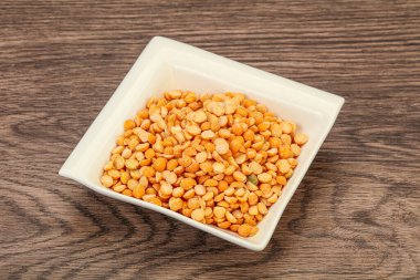 Kavanozda pişirmek için kuru bezelye