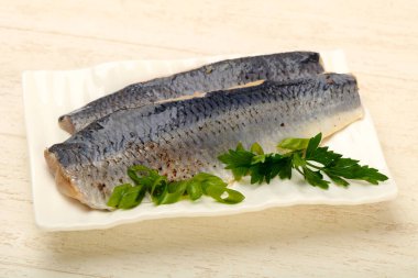 Derili ringa fileto.