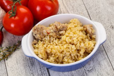 Et ve baharatlı bulgur.