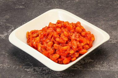 Domates soslu ve biberli fırında böbrek.