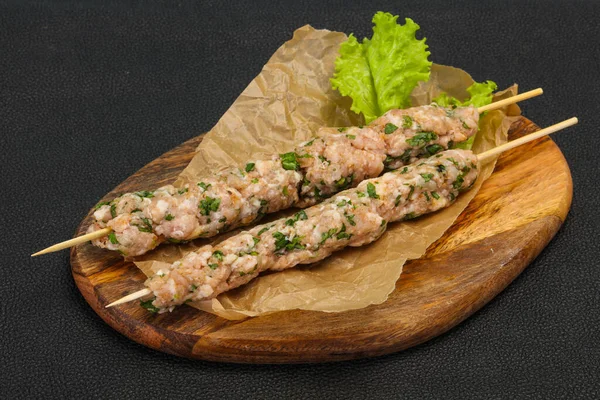 Espetos Porco Cru Kebab Pronto Para Grelhar — Fotografia de Stock
