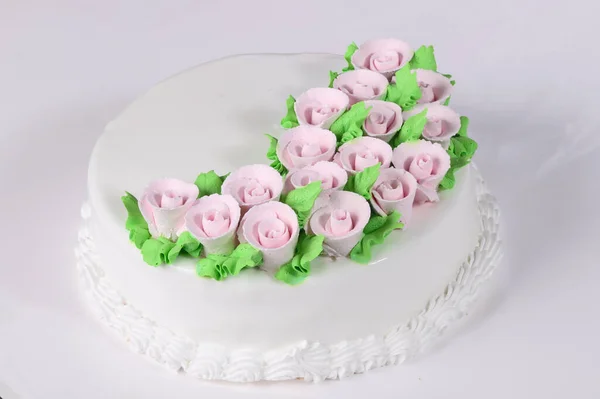 Sabroso Pastel Con Flores Crema — Foto de Stock