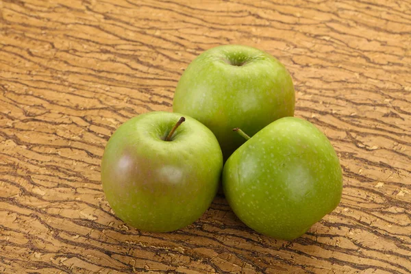 Zielony Dojrzałe Słodkie Soczyste Jabłko — Zdjęcie stockowe