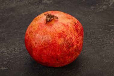 Olgun, sulu, çekirdekli meyve.