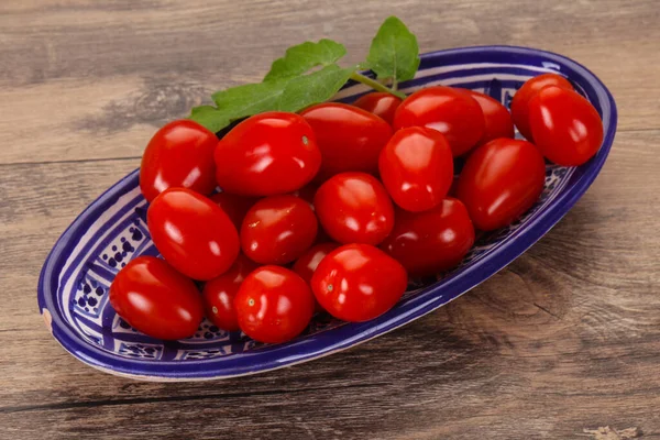 Słodkie Pomidory Wiśniowe Misce — Zdjęcie stockowe
