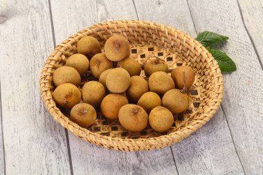 Tropikal meyve sepeti