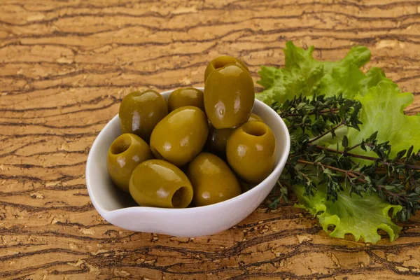 Grandes Olives Vertes Dans Bol — Photo