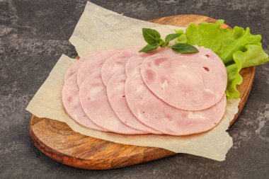 Kaygan jambonlu domuz eti.