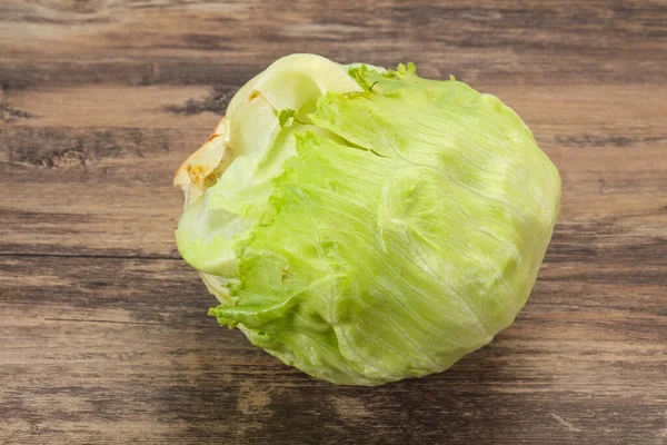 Salada Iceberg Verde Madura Fresca Pronta Para Cozinhar — Fotografia de Stock