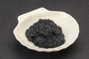 Lüks balık, kâsede siyah havyar.