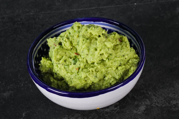 Fűszeres Avokádó Guacamole Szósz Chili Paprikával — Stock Fotó