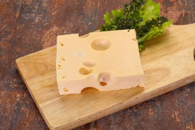 Maasdam peynirli kekik dalıyla