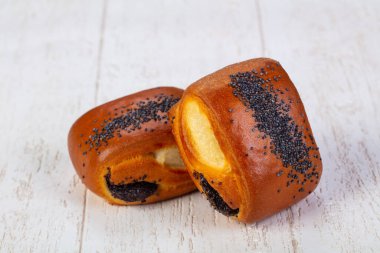 Tatlı tastu topuz reçel ile