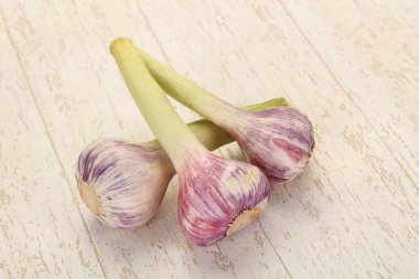 Taze aromalı sarımsak yığını