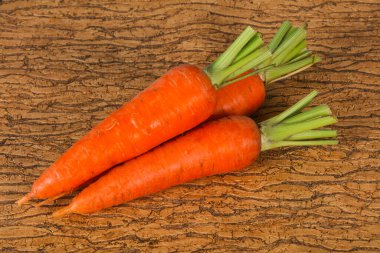 Üç taze taze taze havuç