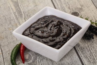 Et için baharatlı karabiber sosu.